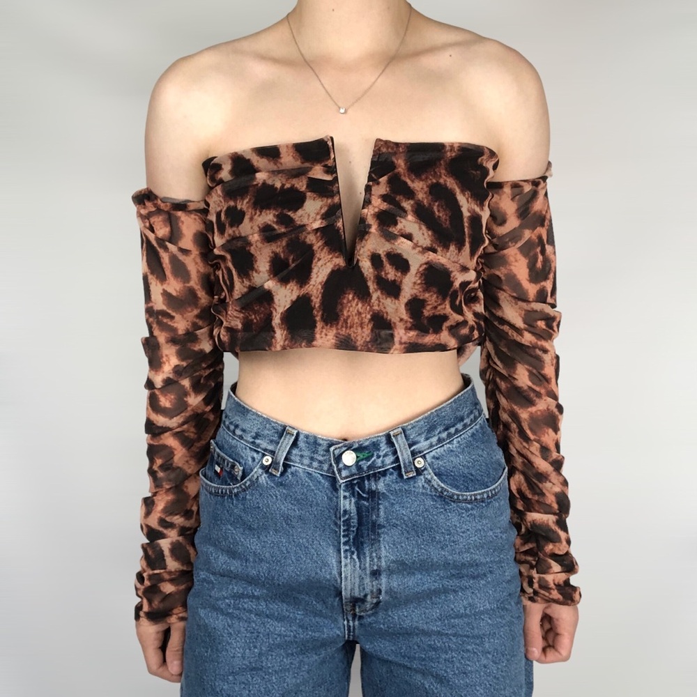 NWT Pretty Little Thing Tan Mesh Leopard Print V Wire Bardot Crop Top